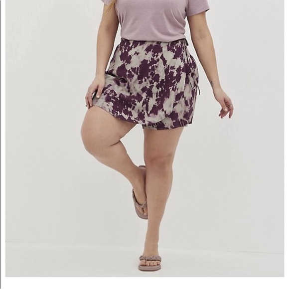 5/$25. Side tie skort. - Picture 2 of 5